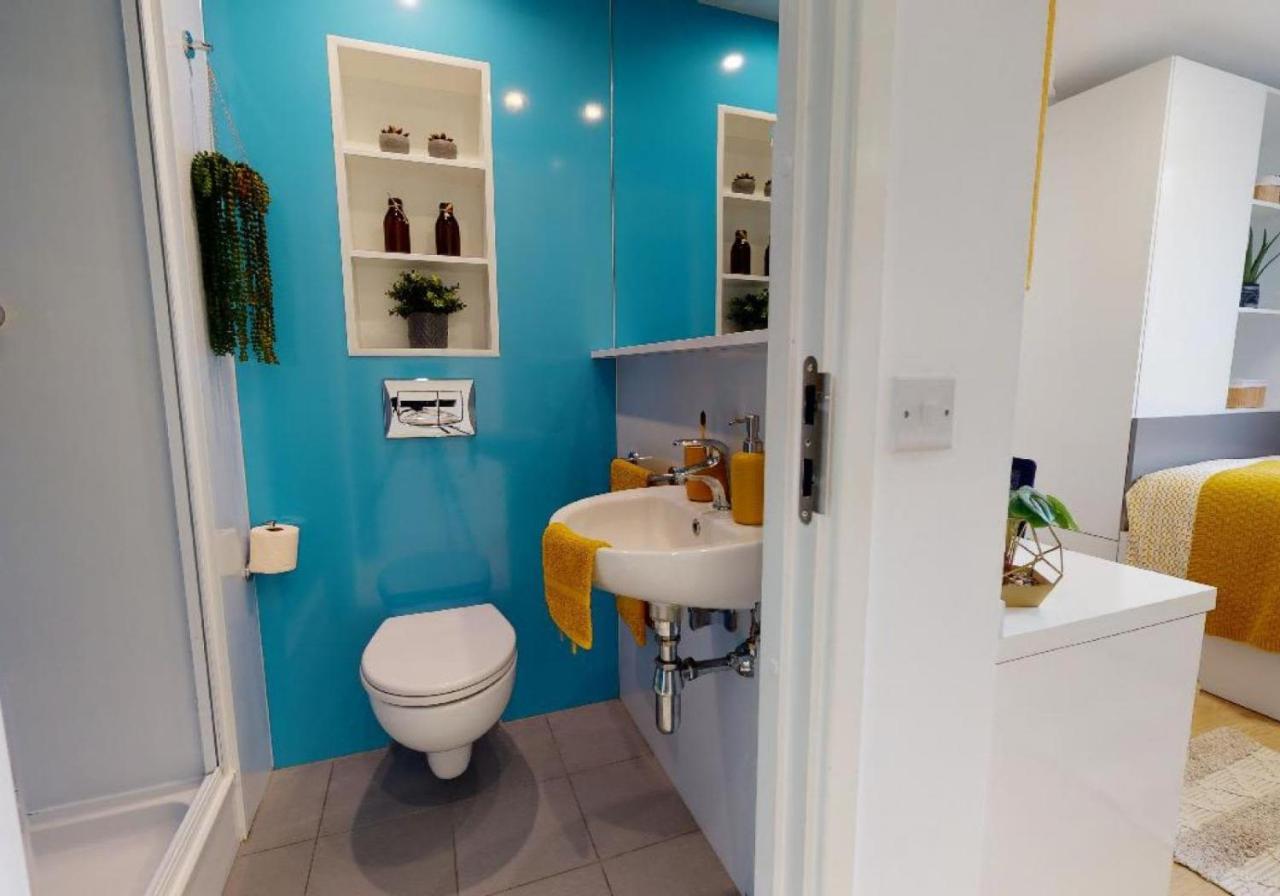 For Students Only Private Bedrooms With Shared Kitchen And Studios At Iq Haywood House In Londres Exterior foto