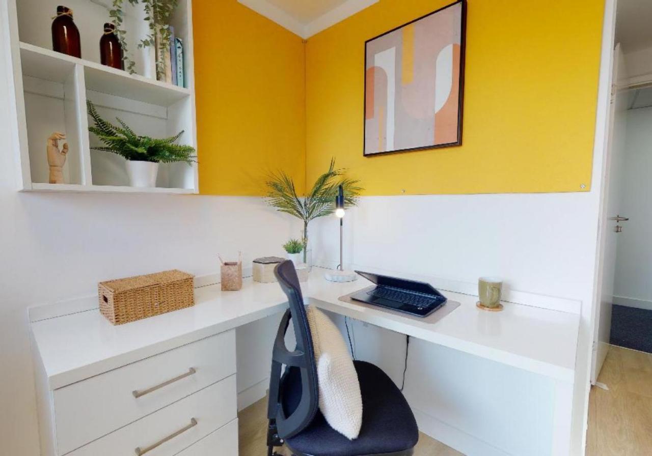 For Students Only Private Bedrooms With Shared Kitchen And Studios At Iq Haywood House In Londres Exterior foto