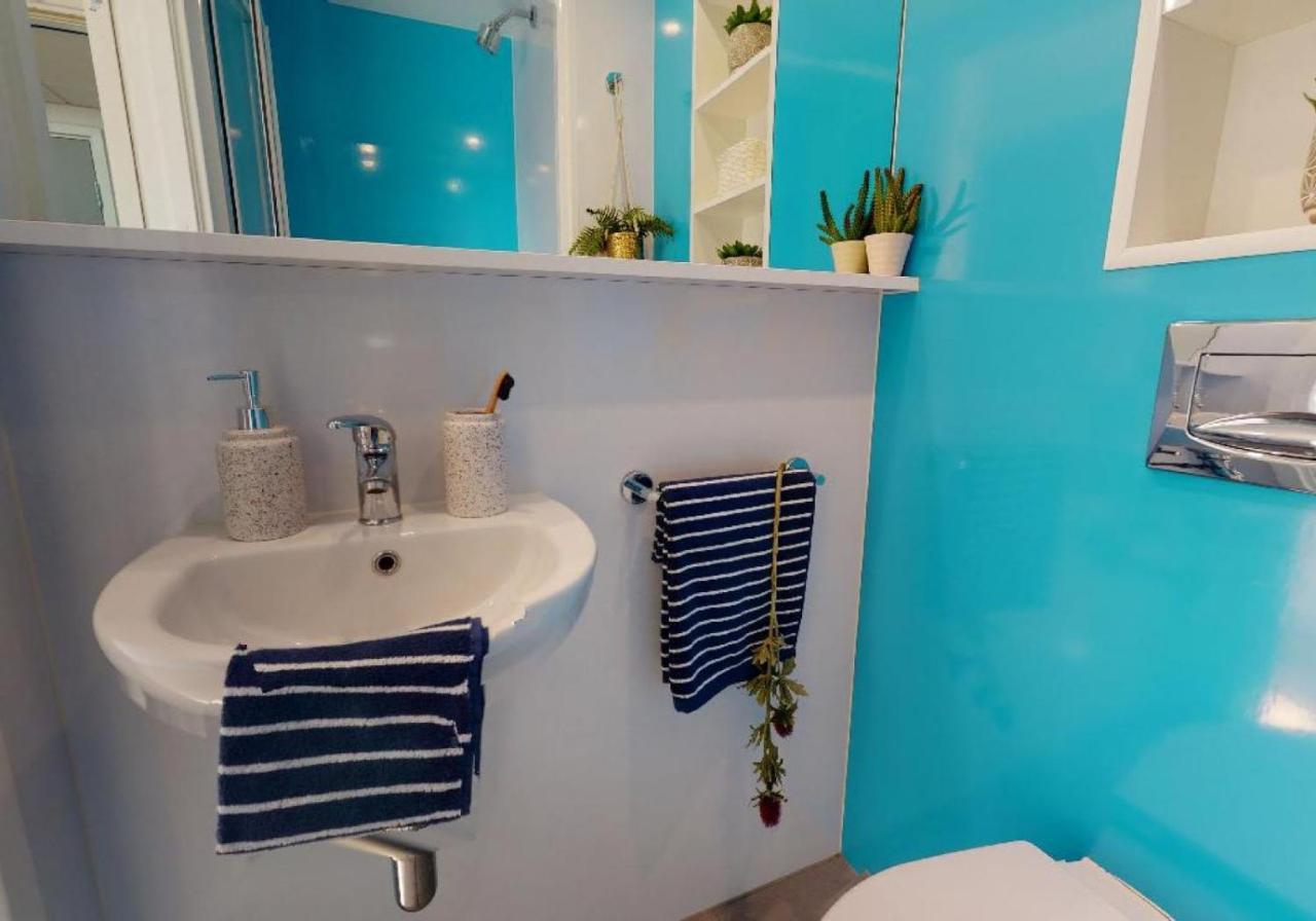 For Students Only Private Bedrooms With Shared Kitchen And Studios At Iq Haywood House In Londres Exterior foto